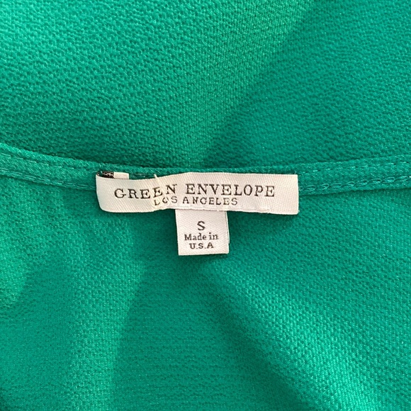 Green Envelope Green Fairy Bell Short Sleeved Top Sz SM Crepe Textured Material - Picture 4 of 4